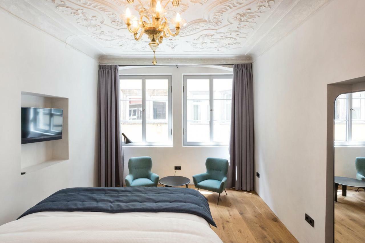 Отель Goldenstern Townhouse Больцано Экстерьер фото
